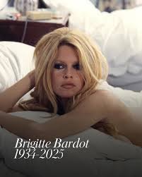 Figure majeure du cinéma des années 1950 et 1960, Brigitte Bardot est décédée le 28 décembre 2025. Son rôle dans "Et Dieu ... créa la femme" (1956) a marqué une véritable révolution culturelle et cinématographique, faisant d'elle une icône de liberté et de modernité. Elle a tourné dans 56 films avant de mettre un terme à sa carrière en 1973 et de se consacrer à la défense des animaux.